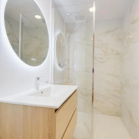 Centre Entierement Renove Apartament *